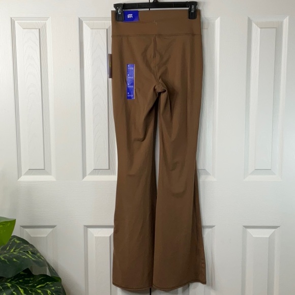 JoyLab High-Rise Flare Extra Long Length
Various Sizes - Picture 8 of 13